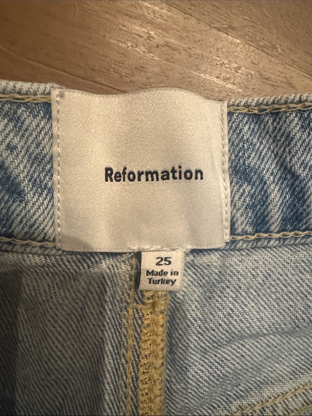 Reformation Raye Midtise Relaxed Jean shorts - Picture 3 of 5